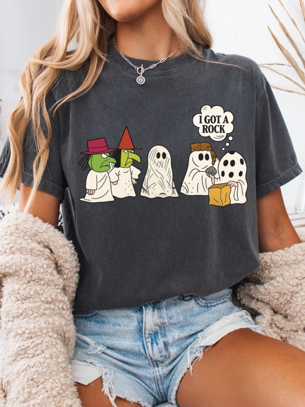 Comfort Colors Pepper 'I Got a Rock' Ghosts Graphic Tee
